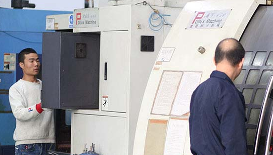 在深圳怎么選擇專(zhuān)業(yè)的模具開(kāi)模廠(chǎng)呢？