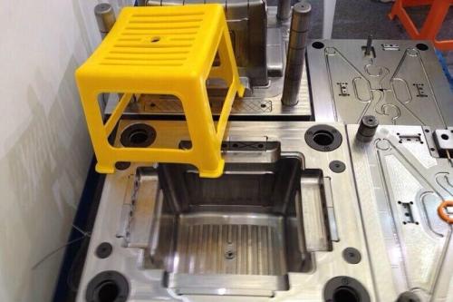 注塑模具加工中模具原理及組成要點(diǎn)有那些呢？