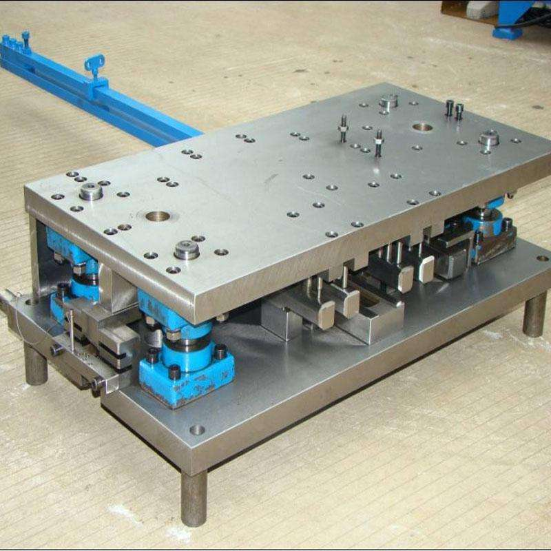 沖壓模具分類與行業(yè)術語，基礎要了解！