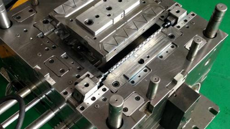 深圳塑膠模具廠，塑膠模具配件有哪些?